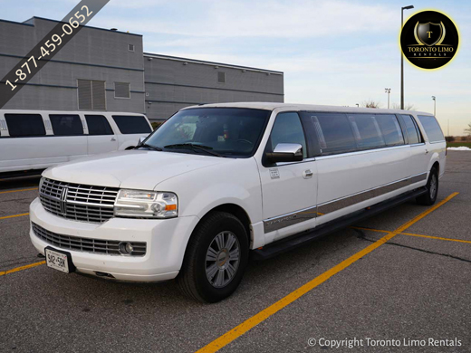 Navigator Limo Image 3