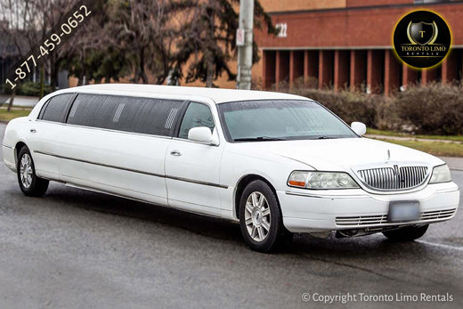Lincoln Stretched Town Car Image 12