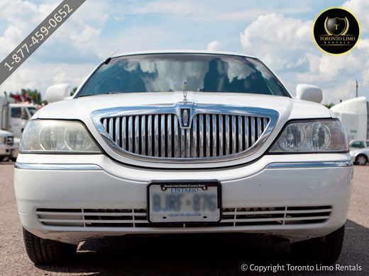 Lincoln Stretched Town Car Image 2