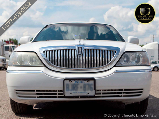 Lincoln Stretched Town Car Image 2