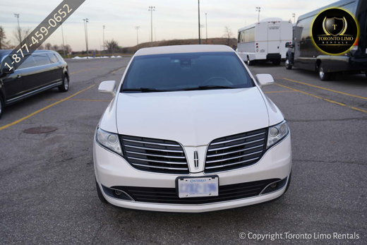 Elegant Lincoln MKT Limo Image 2