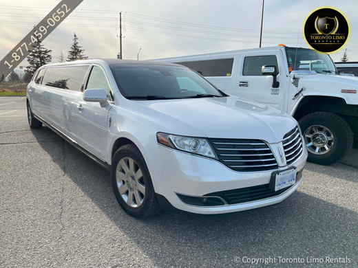 Elegant Lincoln MKT Limo Image 4